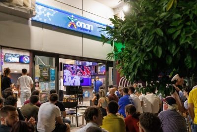 Ο προημιτελικός του Ευρωπαϊκού Πορτογαλία-Γαλλία σε κατάστημα ΟΠΑΠ στο Περιστέρι