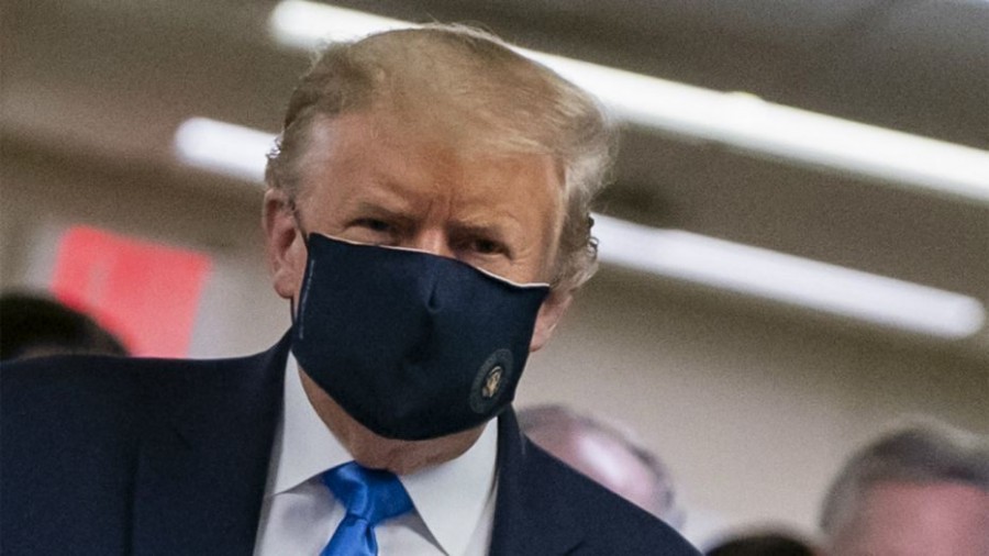 Ο Trump φόρεσε για πρώτη φορά δημοσίως μάσκα για τον κορωνοΐο - Σε επίσκεψή του σε στρατιωτικό νοσοκομείο