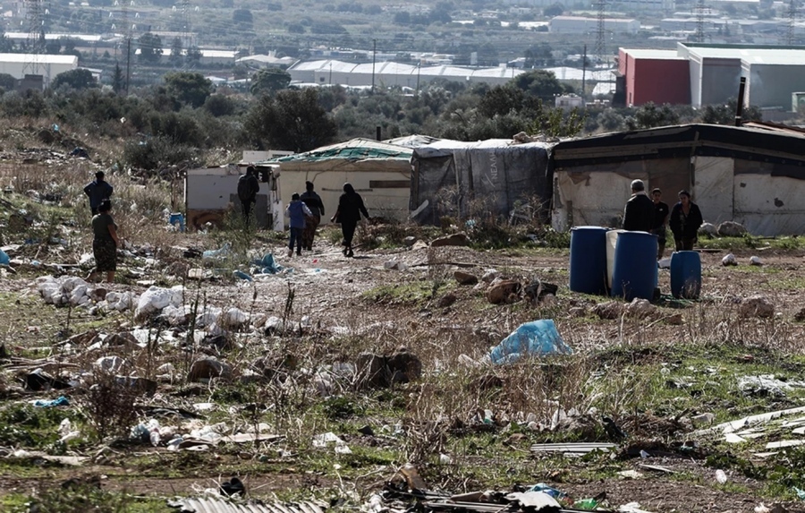Στο έλεος των Ρομά όλη η κοινωνία -  Απείλησαν πυροσβέστες με λοστούς και όπλο στον Ασπρόπυργο