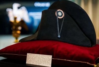 Πάνω από 2 εκατ. δολάρια πουλήθηκε σε δημοπρασία το διάσημο καπέλο του Ναπολέοντα Βοναπάρτη