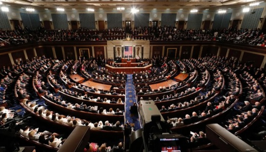 Διχασμός των Ρεπουμπλικανών για την επίθεση στο Ιράν - Thomas Massie: Δεν συμφωνώ με αυτόν τον πόλεμο