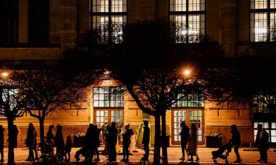 Bild - INSA: Οι μισοί Γερμανοί είναι δυσαρεστημένοι με τη «φροντίδα» Scholz για τους Ουκρανούς πρόσφυγες