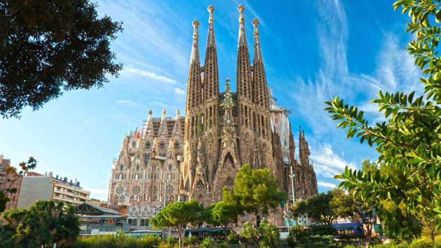 Ισπανία: Σε επίπεδα - ρεκόρ οι αφίξεις τουριστών το 2019