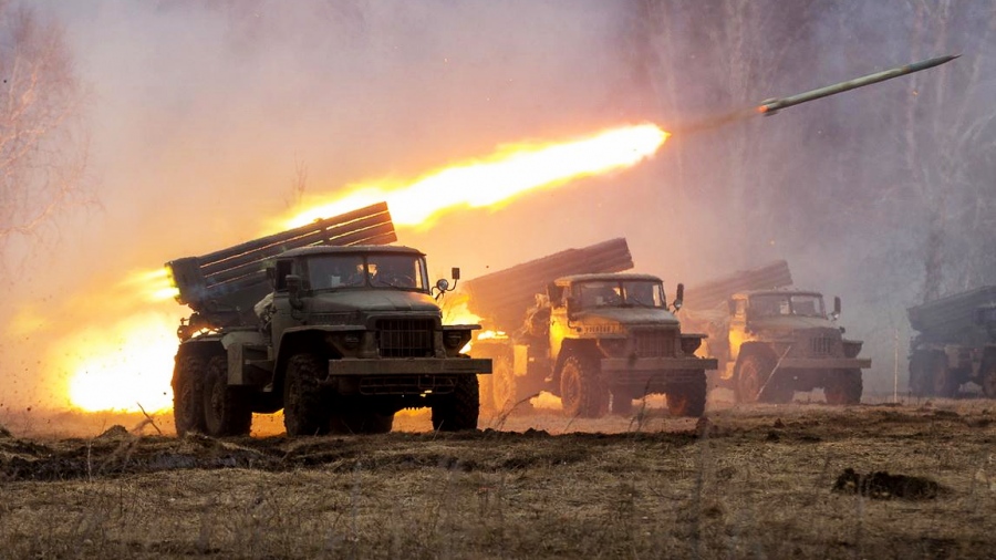 Ρωσικός σίφουνας σάρωσε το Vovckahnsk - Το τρομερό πλήγμα με Tornado-S που πυρπόλησε ουκρανικά στρατόπεδα (vid)