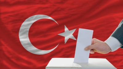 Reuters: Πρόωρες εκλογές στην Τουρκία «βλέπουν» οι αναλυτές μετά τα τελευταία οικονομικά μέτρα του Erdogan