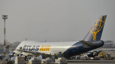 Θρίλερ στον αέρα: Boeing 747 έπιασε φωτιά στο φτερό εν μέσω πτήσης