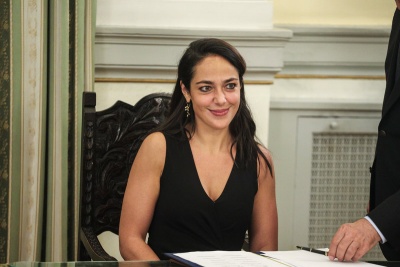 Iκανοποίηση Μιχαηλίδου για την αποδοχή του επιδόματος γέννας των 2.000 ευρώ, από την πλειονότητα των φορέων