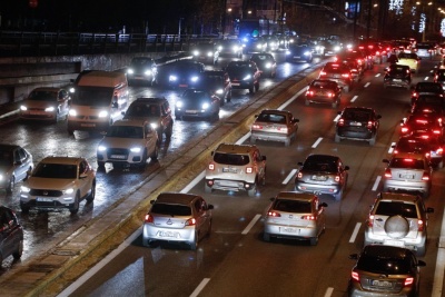 Κυκλοφοριακό κομφούζιο στη Λ. Αθηνών: Πλημμύρισε παράδρομος – Διεκόπη η κυκλοφορία
