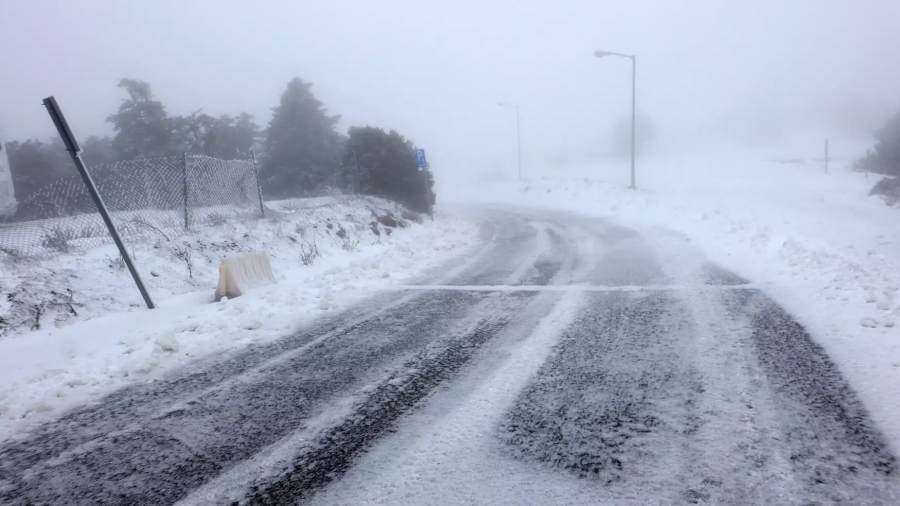 Καιρός: Μπόρες χιονιού και στην Αττική - Η πρόγνωση για τις επόμενες μέρες