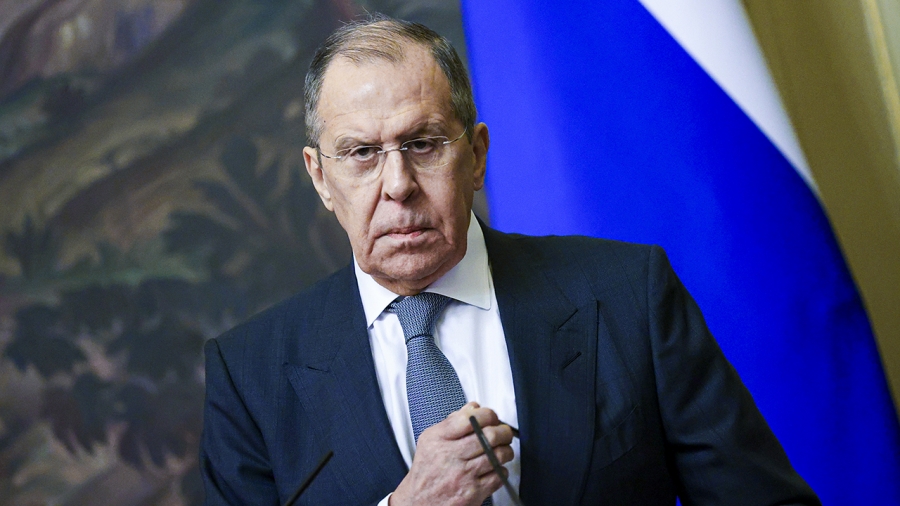 Lavrov (Ρωσία): Δεν θέλουμε ανατροπή Zelensky – Να μην παραδοθεί αλλά να σταματήσει τις εχθροπραξίες