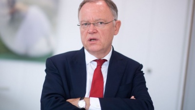 Weil (SPD - Κ. Σαξονία): Απειλείται ο μεγάλος συνασπισμός σε περίπτωση πρόωρης αποχώρησης της Merkel