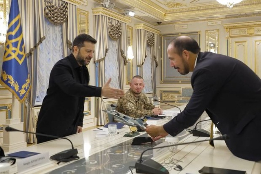 Εμπαιγμός στον Zelensky: Η Ουκρανία ζητά πυραύλους Patriot, αλλά η Lockheed Martin του χαρίζει… παιχνίδι - αεροπλάνο