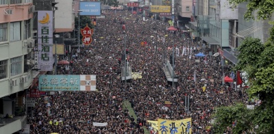 Χονγκ Κονγκ: Με την άδεια της αστυνομίας η πορεία για την Ημέρα των Ανθρώπινων Δικαιωμάτων - Χιλιάδες στους δρόμους