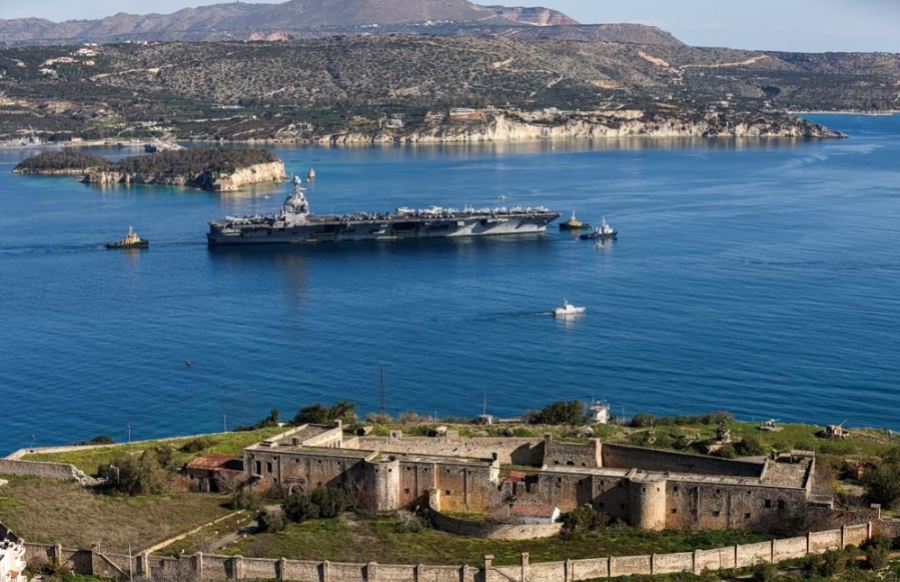 Νέο πατατράκ στη Σούδα: Συνελήφθη Πολωνός για κατασκοπεία - Φωτογράφιζε πλοία και τα έστελνε στο εξωτερικό