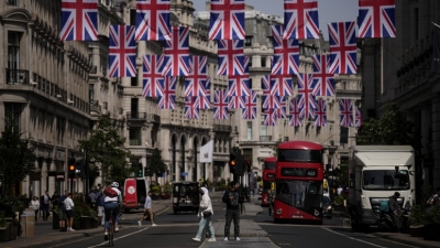 Daily Mail: Τα δύο τρίτα των βρετανικών εταιρειών πλήττονται λόγω των αντιρωσικών κυρώσεων