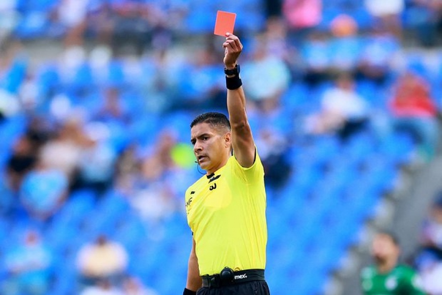 Χάος στη Βραζιλία με μαζικό καβγά σε αγώνα - Βγήκαν 23 κόκκινες κάρτες στους ποδοσφαιριστές!