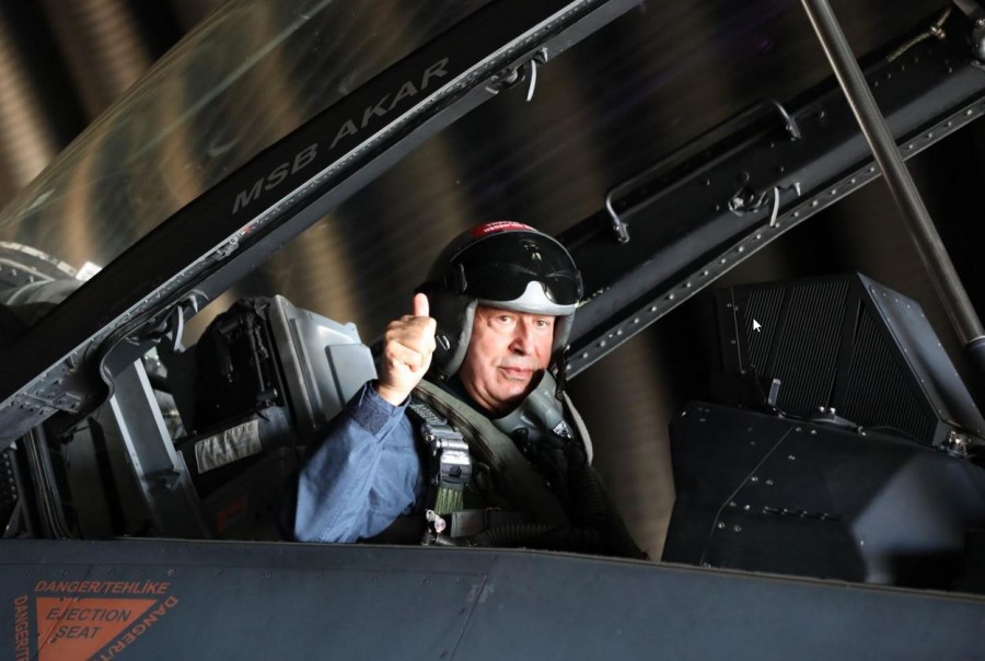 Συνεχείς προκλήσεις από την Τουρκία - Ο Akar πέταξε με F-16 πάνω από το Βόρειο Αιγαίο