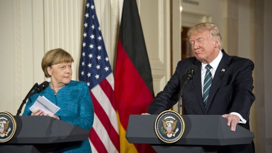 Γερμανία: Δυσφορία Merkel  για την απόφαση Trump να αποσύρει αμερικανούς στατιώτες από τις βάσεις