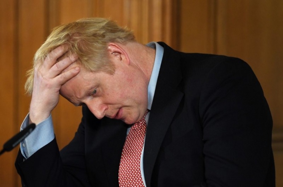 Ο Johnson προσπαθεί να καθησυχάσει τους Βρετανούς σχετικά με τις ελλείψεις καυσίμων