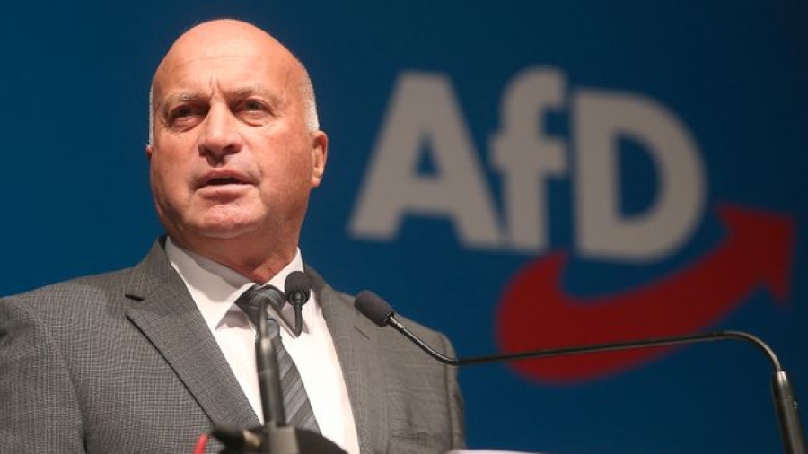 Πληρωμένη απάντηση από τον ανεξάρτητο Βουλευτή Μανούσο στον Lucassen του AfD για τη Μάχη της Κρήτης