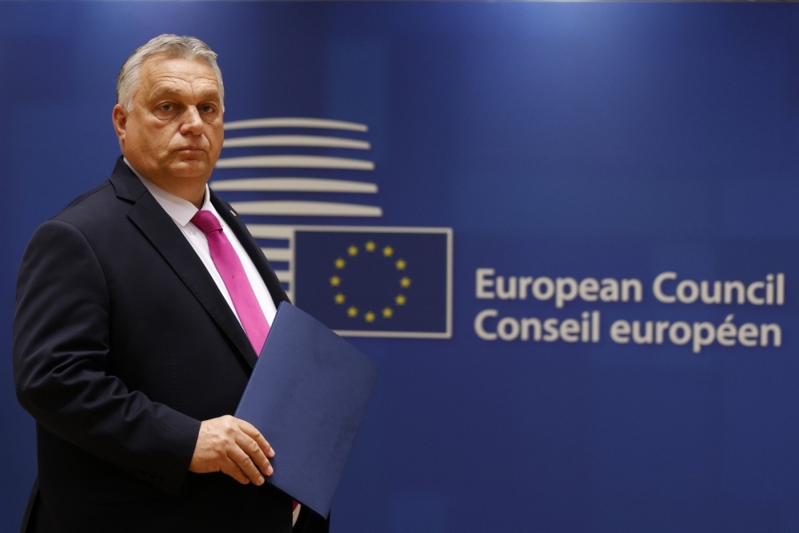 FAZ: Ο «θεατρίνος» Orban συνθηκολόγησε - Δεν κέρδισε τίποτα