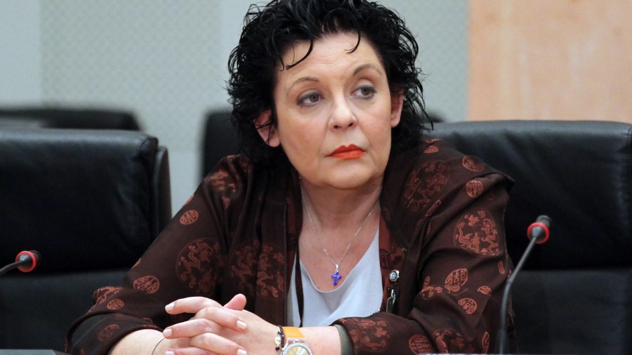 Η κόκκινη Λιάνα κατά του… δεινόσαυρου Τσίπρα!