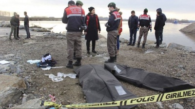 Τραγωδία στον Έβρο – Τρεις νεκροί, τέσσερις αγνοούμενοι από ναυάγιο πλοιαρίου που μετέφερε πρόσφυγες από την Τουρκία
