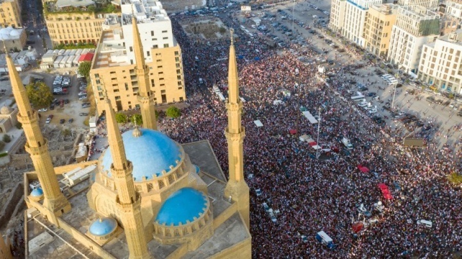 Λίβανος: Υπό την πίεση των διαδηλώσεων στους δρόμους, η κυβέρνηση ανακοινώνει μεταρρυθμίσεις