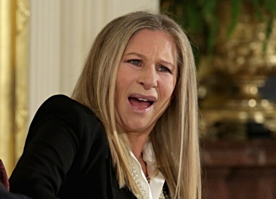 Υστερία της Barbra Streisand κατά Trump – Η Αμερική αντιμετωπίζει σοβαρό κίνδυνο όπως την εποχή του McCarthy