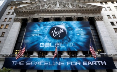 Branson: Ρευστοποίησε νέο πακέτο μετοχών της Virgin Galactic αξίας 300 εκατ. δολ.