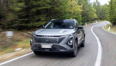 Με το φουλ υβριδικό Omoda SHS-H στην Αττική