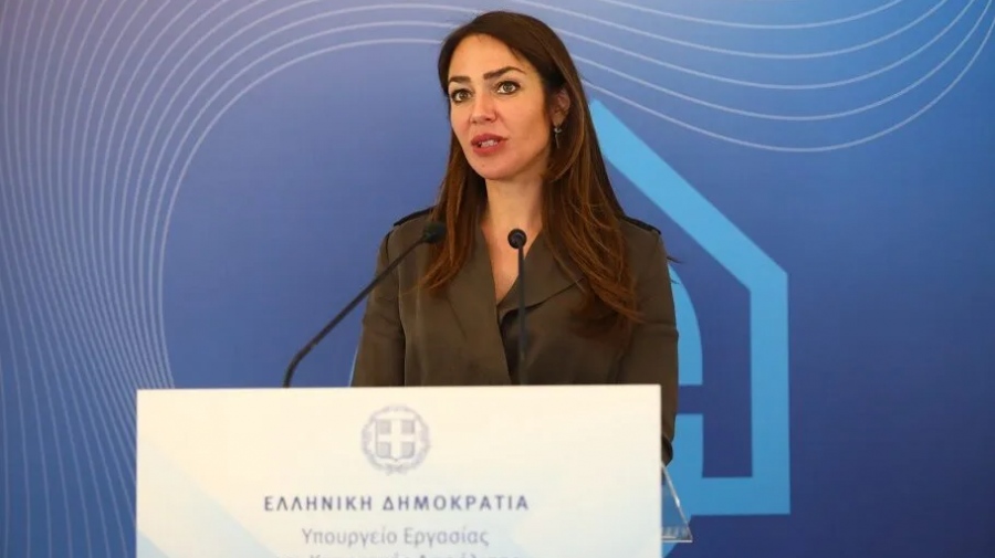 Μιχαηλίδου: Έως 3 επιπλέον μισθοί μετά τη νέα αύξηση κατώτατου μισθού