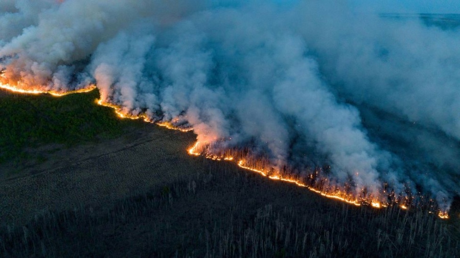 Καναδάς: Εκκενώνεται η πόλη Χέι Ρίβερ που απειλείται από δασική πυρκαγιά