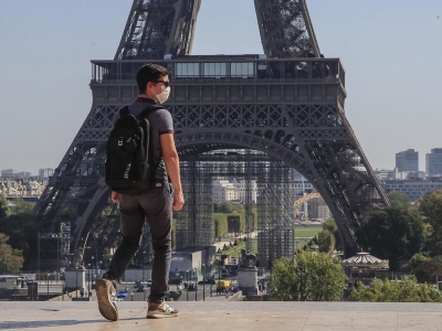 Γαλλία: Ανεστάλη λόγω φόρτου η πλατφόρμα για τους εμβολιασμούς μετά το διάγγελμα Macron