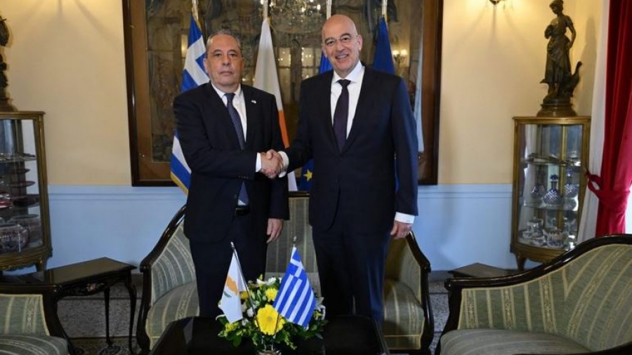 Συνάντηση Δένδια με τον Κύπριο Υπουργό Άμυνας - Στο επίκεντρο οι διμερείς αμυντικές σχέσεις και οι εξελίξεις στη Μέση Ανατολή