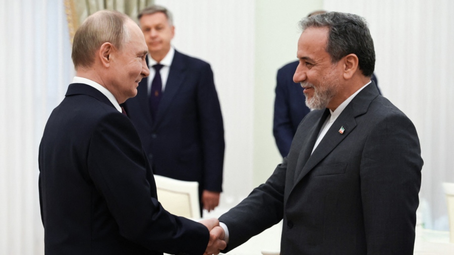 Συνάντηση Ιρανού ΥΠΕΞ με Putin στη Μόσχα – Δεν παραδόθηκε επιστολή του Khamenei