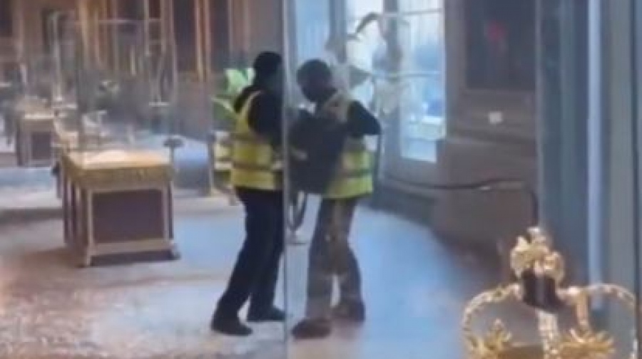 Παρίσι: Δύο συλλήψεις για την κλοπή των 8 κοσμημάτων από το Μουσείο του Λούβρου