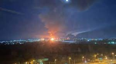Φωτιά σε διυλιστήριο πετρελαίου στην περιοχή Samara της Ρωσίας μετά από επίθεση ουκρανικού drone