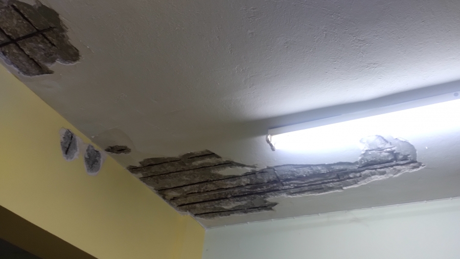 Σοβαρή καταγγελία για το 20ο Νηπιαγωγείο Αθηνών - Επικίνδυνες οι υποδομές για τα παιδάκια, διαβρωμένο το ταβάνι (Φωτο)