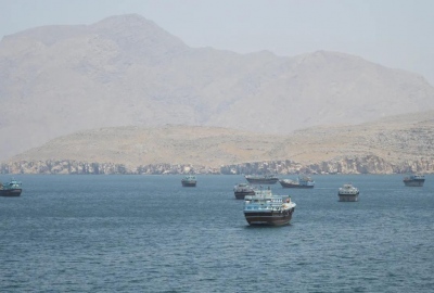 UKMTO -- Δεξαμενόπλοιο χτυπήθηκε στα Στενά του Hormuz, κοντά στο Ομάν