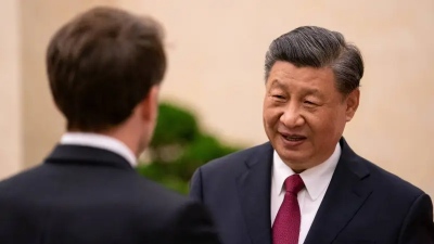 Έχετε πιει πολύ; Σάλος από τον... «μεθυσμένο» Macron στην επίσκεψη στην Κίνα