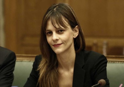 Αχτσιόγλου: Η συμφωνία με την ΠΓΔΜ βελτιώνει τη θέση της χώρας στο ονοματολογικό - Δεν θα αποκαλείται διεθνώς ως 