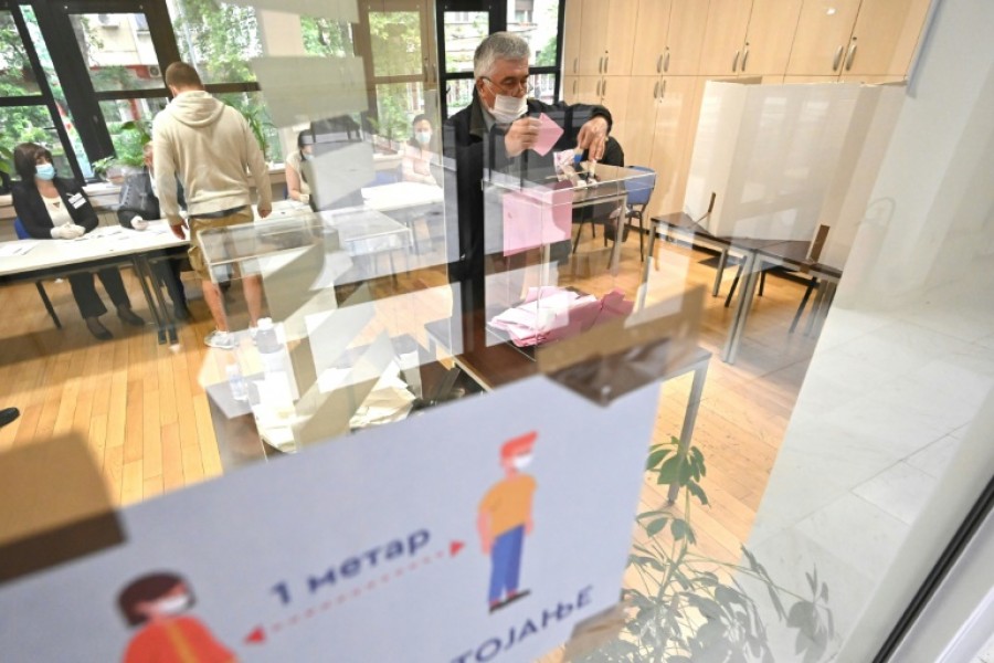 Σερβία: Άνετη νίκη με 63% για το κυβερνόν SNS στις πρώτες εκλογές μετά τα lockdowns στην Ευρώπη