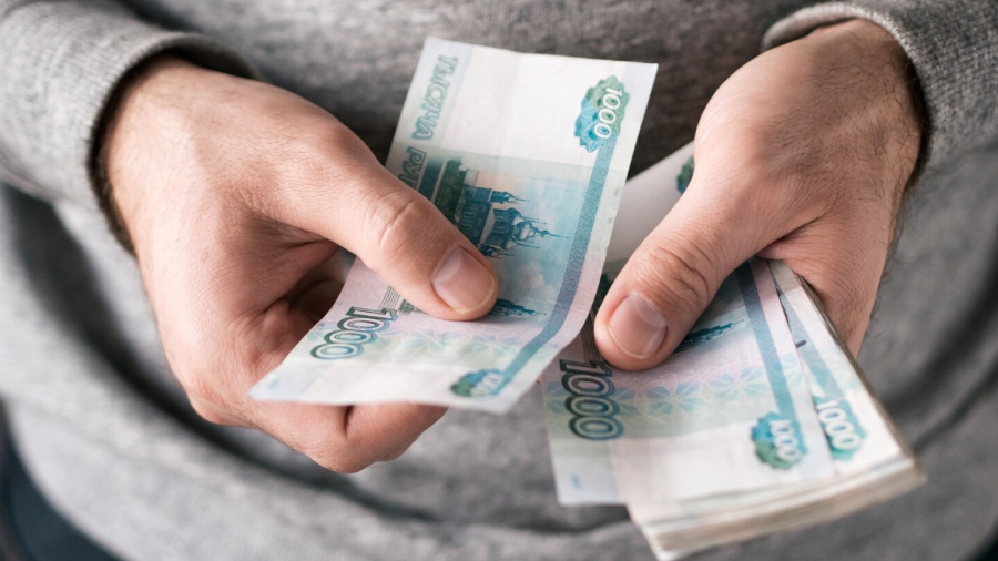 Η Ρωσία πρωτοπορεί - Μειώθηκε περεταίρω το μισθολογικό χάσμα στη χώρα τα τελευταία χρόνια