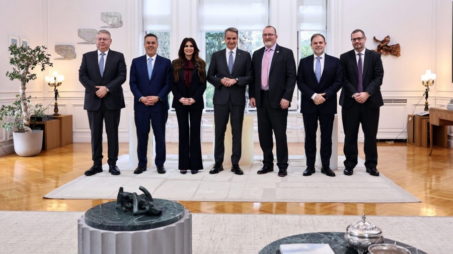 Φιέστα Μητσοτάκη για Chevron και Helleniq Energy - Έπεσαν οι υπογραφές για έρευνες σε Πελοπόννησο και Κρήτη