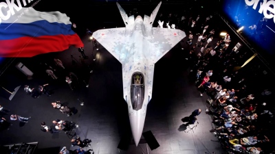 Ρουά και... Chekckmate - Οι Ουκρανοί συγκρίνουν τις μη επανδρωμένες δυνατότητες του Sukhoi Su75 με τα τουρκικά Bayraktar