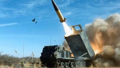 Απρόκλητος, κυνικός βομβαρδισμός Ουκρανών στην ειρηνική πόλη Krasnodon, με τους νέους αμερικανικούς πυραύλους ATACMS