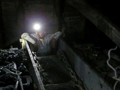 Ρωσία: Παγιδεύτηκαν 77 ανθρακωρύχοι σε ορυχείο του Donetsk μετά από βομβαρδισμό των ουκρανικών δυνάμεων
