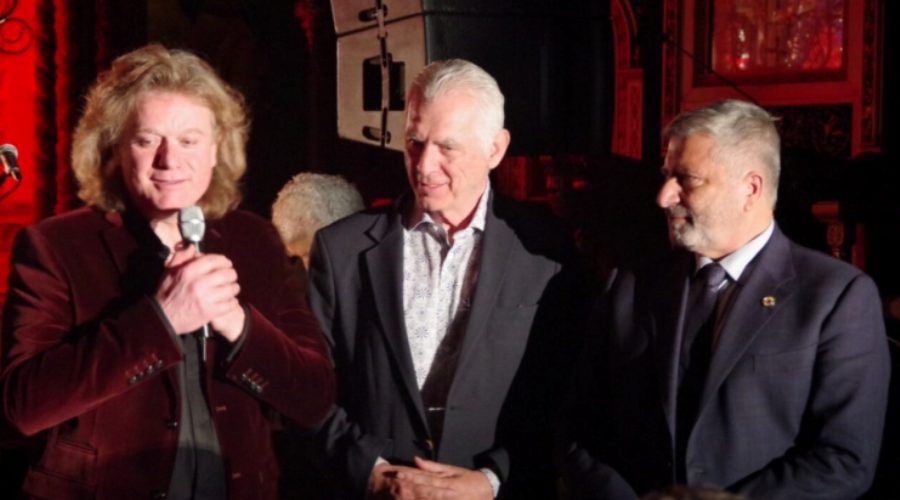 Περιφέρεια Αττικής: 25.000 ευρώ κόστισαν... 3 εκδηλώσεις του Πέτρου Γαϊτάνου στο Περιστέρι