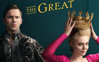 The Great: Η νέα σειρά για την Αικατερίνη της Ρωσίας με την Ελ Φάνινγκ έρχεται στην COSMOTE TV